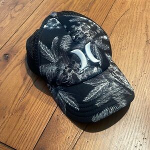 Hurley Hat!! Snapback/ Black & White